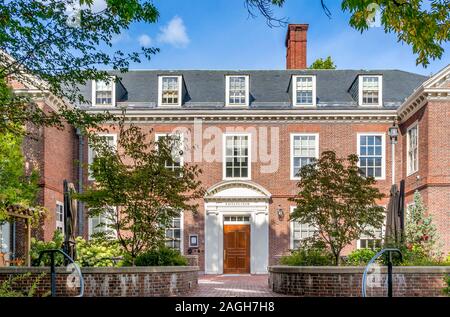 CAMBRDIGE, MA/USA, 29. September 2019: Faculty Club auf dem Campus der Harvard University. Stockfoto