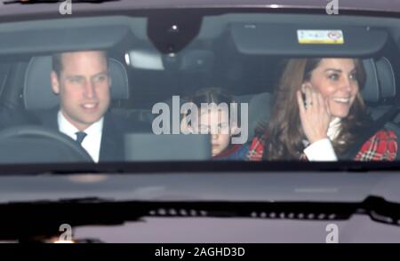 Bild zeigt: Royals Verlassen nach dem Mittagessen am Buckingham Palace heute 18/12/19 Kate und William pic von Gavin Rodgers/Pixel 8000 Stockfoto