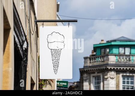 Cambridge, UK, 1. August 2019. Ice Cream Shop anmelden Stockfoto