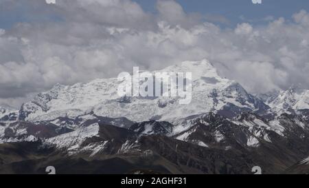 Alpamayo schneebedeckten Berg in Cusco, Peru Stockfoto