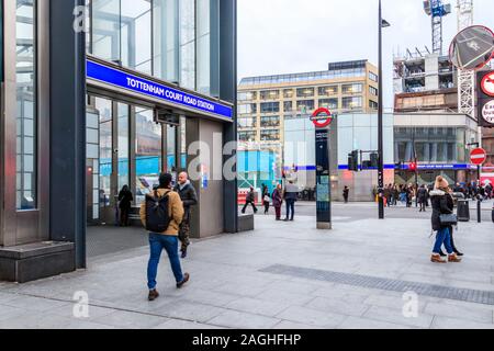 Der U-Bahnhof Tottenham Court Road, London, UK Stockfoto