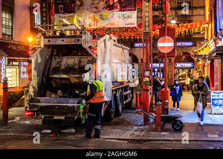 Nacht der Müllabfuhr in Chinatown, Soho, London, UK Stockfoto