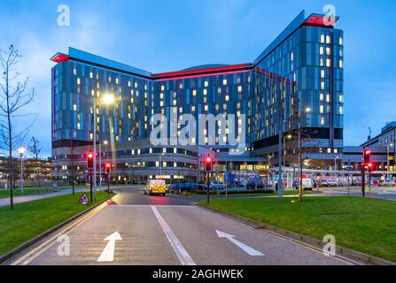 Ansicht des umstrittenen neuen super Krankenhaus die Queen Elizabeth University Hospital (QEUH) in Glasgow, Schottland, Großbritannien Stockfoto