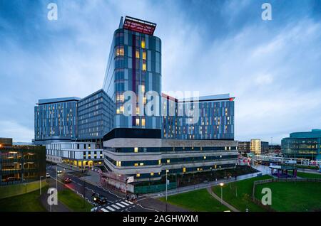 Ansicht des umstrittenen neuen super Krankenhaus die Queen Elizabeth University Hospital (QEUH) in Glasgow, Schottland, Großbritannien Stockfoto