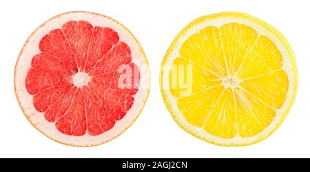 Zwei Scheiben orange und Grapefruit auf weißem Hintergrund. Stockfoto
