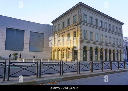 PARIS, Frankreich - 18 Dez 2019 - Blick auf den Hauptsitz der französischen Ministerium für Finanzen und Wirtschaft ist in der Nachbarschaft in Bercy. Stockfoto