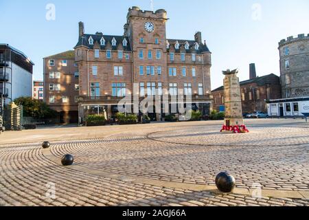 Nachricht von The Skies Malmaison, Leith - Projektion wird die Fassade des Hotels sein, mehr oder weniger in seiner Gesamtheit Stockfoto