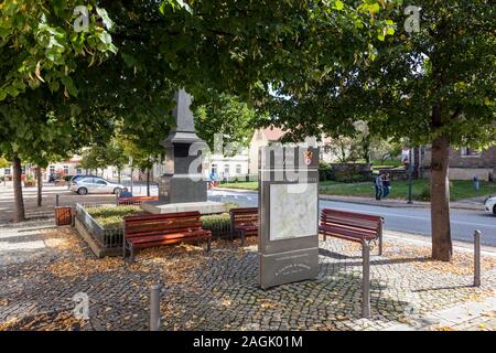 Denkmal zu Ehren des Gründers uhrmachermeisterin Ferdinand Adolph Lange der Uhrenindustrie in Glashutte Stockfoto