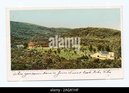 Postkarte Serie Anzahl: 8918 Letzte Serie Lager Detroit fotografische Unternehmen Impressum.; Mountain Park aus Zedernholz Knopf, Mt. Tom, Holyoke, Massachusetts Stockfoto