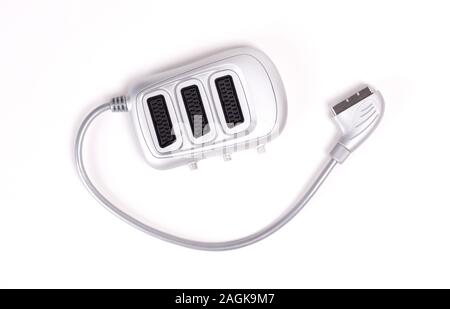 Scart-Kabel auf weißem Hintergrund Stockfoto