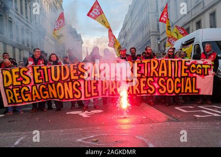 Dezember 19, 2019, Lyon, Auvergne-Rh ône-Alpes, Frankreich. Neue Mobilisierung gegen die Rentenreform. Stockfoto