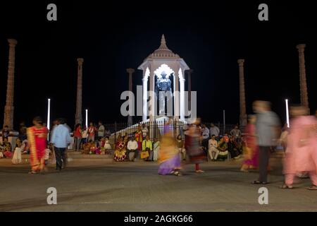 Gandhi Statue an der Beach Road in Puducherry, Tamil Nadu, Indien Stockfoto