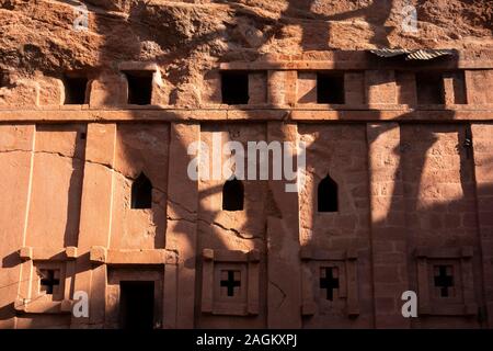 Äthiopien, Amhara-region, Lalibela, Wette Abba Libanos Kirche Fassade Stockfoto