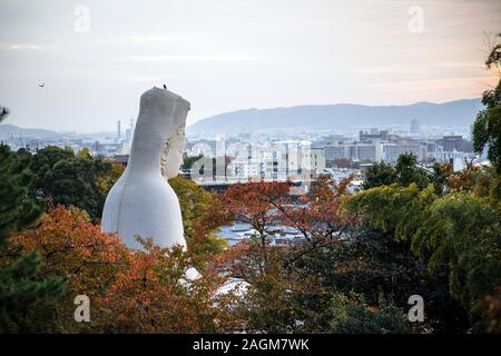 KYOTO, Japan - 17. November 2019: Die Ryōzen Kannon ist ein Kriegerdenkmal zum Gedenken an die Gefallenen des Pazifischen Krieges befindet sich im Osten von Kyoto. Stockfoto