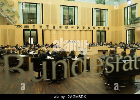 Berlin, Deutschland. 20 Dez, 2019. Aus Sicht des Bundesrates vor der Abstimmung über das Klimapaket. Quelle: Jörg Carstensen/dpa/Alamy leben Nachrichten Stockfoto