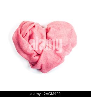 Rosa gestrickt Herz auf dem weißen Hintergrund isoliert. Stockfoto