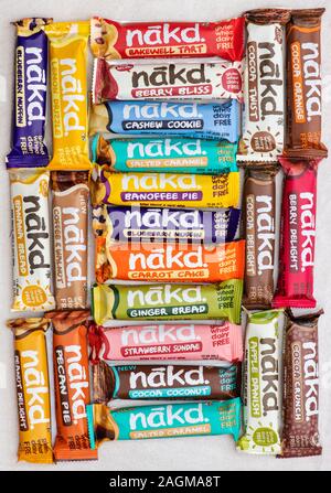 Nakd Bars. Raw Whole Foods Bars aus ganz natürliche Zutaten Stockfoto