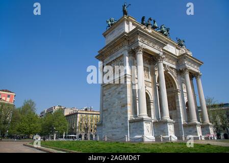 Mailand, Italien, 17. April 2019: Der Bogen des Friedens (Arco della Pace), Piazza Sempione in Mailand Stockfoto