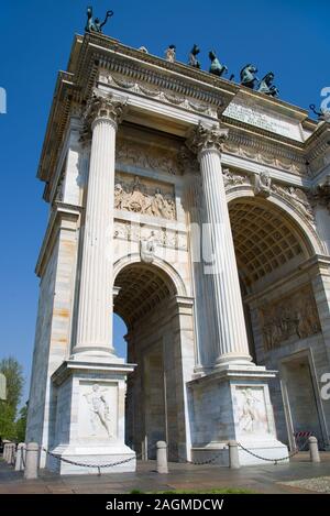 Mailand, Italien, 17. April 2019: Der Bogen des Friedens (Arco della Pace), Piazza Sempione in Mailand Stockfoto