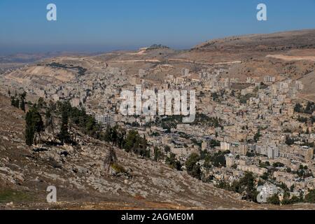 Blick Richtung Nablus Governatorats Berg Garizim, einem der höchsten Gipfel in der West Bank, Israel Stockfoto