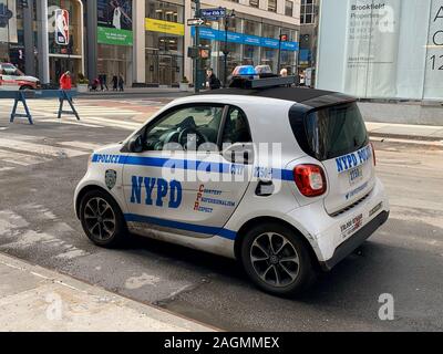 Manhattan, New York City; Apr 2019: Smart ForTwo NYPD Patrol, NY Stockfoto