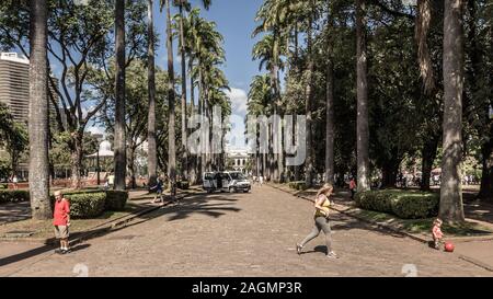 Szenen aus Praça da Liberdade in der Stadt Belo Horizonte, Hauptstadt des Bundesstaates Minas Gerais, Brasilien Stockfoto