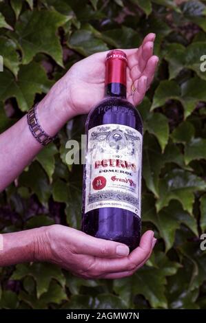 Große Weine der Welt. Chateau Petrus 1997 Pomerol Grand Vin. Stockfoto