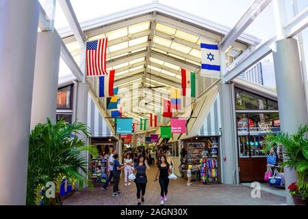 Miami, USA - 30. November 2019: Einrichtung von Miami und Bayside Marketplace. Die Marina wurde komplett neu aufgebaut und 1997 wieder eröffnet Stockfoto