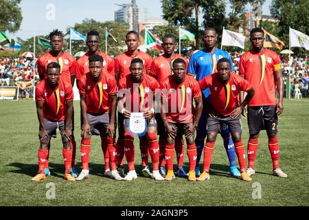 Kampala, Uganda. 19 Dez 2019. Uganda ab elf. Uganda v Eritrea, endgültige CECAFA Senior Challenge Cup 2019. Star mal Stadion am Lugogo. Uganda weiter mit 3-0 gewinnen, und behaupten Ihre 15 CECAFA Titel (aber nur die zweite, wo Sie so ohne Spiele im Turnier getan haben). Credit: XtraTimeSports (Darren McKinstry)/Alamy. Stockfoto