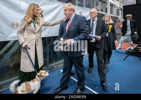 Allgemeine Wahlnacht 2019: Die Konservative Partei würde weiter einen Erdrutsch gewinnen, der ihre größte Mehrheit seit 1987 sichert. London, Großbritannien Stockfoto