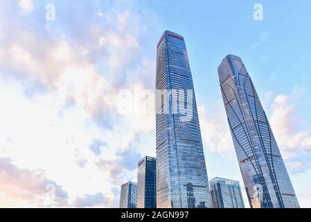 Wanda Plaza Twin Towers, Höchste Wolkenkratzer in Kunming City Stockfoto