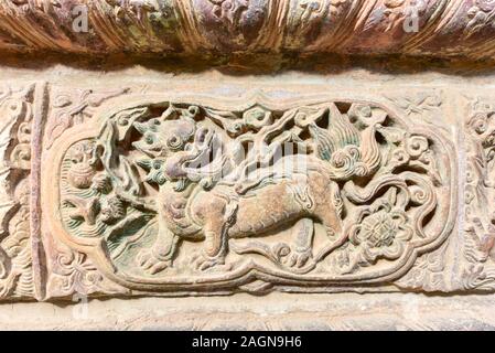 Traditionelle chinesische Kunst im Stone-Carved, Die den Löwen im Yuantong-Tempel Darstellt Stockfoto