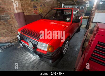 1983 Mark 3 Ford Escort RS1600i Fahrzeug mit Heißluke im Retro-Design Stockfoto