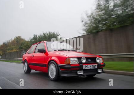 1983 Mark 3 Ford Escort RS1600i Fahrzeug mit Heißluke im Retro-Design Stockfoto