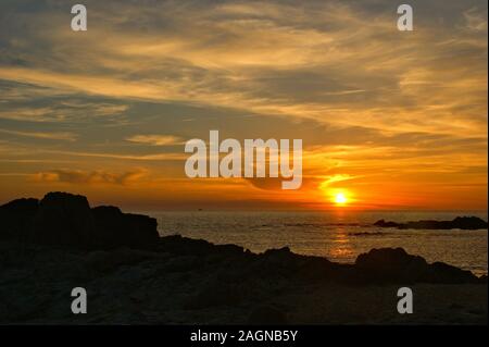 Strand Sonnenuntergang im Norden von Portugal Stockfoto