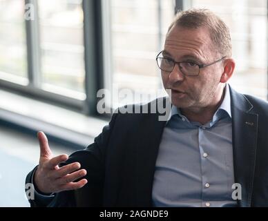 17 Dezember 2019, Berlin: Verdi-Chef Frank Werneke gibt ein Interview. Foto: Paul Zinken/dpa Stockfoto