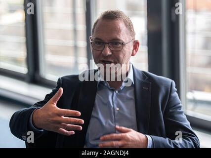 Berlin, Deutschland. 17 Dez, 2019. Verdi-Chef Frank Werneke gibt ein Interview. Credit: Paul Zinken/dpa/Alamy leben Nachrichten Stockfoto