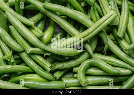 Nahaufnahme von frischen rohen grünen Bohnen - perfekt für Ein Artikel über vegetarisches Essen Stockfoto