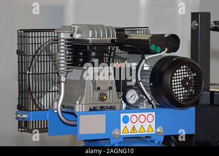 Kompressor Motor Motor in der Werkstatt Garage Stockfoto