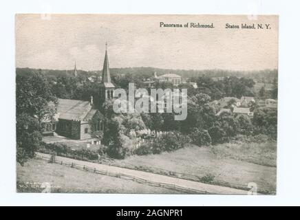 Postkarte Kategorien und Anmerkungen in eckigen Klammern [] durch Sammler, Catherine Robinson.; Panorama von Richmond, Staten Island, New York, [ von Boden mit hoher St. Andrew's Church] Stockfoto