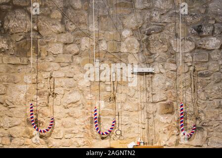 Die Glocke Seile St Mary's Long Preston Stockfoto