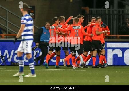 Volendam, Niederlande. 20 Dez, 2019. VOLENDAM, 20-12-2019, Kras Stadion Keuken Kampioen Divisie, niederländische Fußball, Saison 2019-2020, Volendam player Gijs Smal feiern 2-1 während des Spiels Credit: Pro Schüsse/Alamy leben Nachrichten Stockfoto