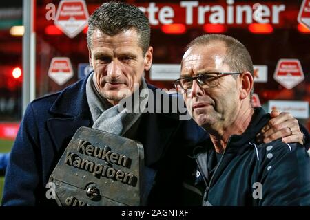 Volendam, Niederlande. 20 Dez, 2019. VOLENDAM, 20-12-2019, Kras Stadion Keuken Kampioen Divisie, niederländische Fußball, Saison 2019-2020, Volendam Trainer/Coach Wim Jonk beste Trainer während des Spiels Credit: Pro Schüsse/Alamy leben Nachrichten Stockfoto