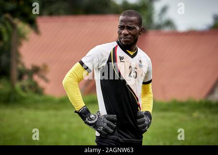 Kampala, Uganda. 16 Dez 2019. Charles Lukwago (18), Uganda Uganda National Team in der Ausbildung für die cecafa Senior Challenge Cup 2019. Lubaga auf dem Gebiet der Berufsbildung. Credit: XtraTimeSports (Darren McKinstry) Stockfoto