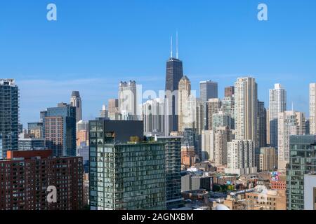 Die Skyline der Innenstadt gesehen vom Holiday Inn Chicago-Mart PLAZA River North, Chicago, Illinois, USA Stockfoto