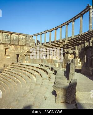 Syrien. Das römische Amphitheater in der römischen Stadt Bosra im ersten Jahrhundert in Syrien Stockfoto