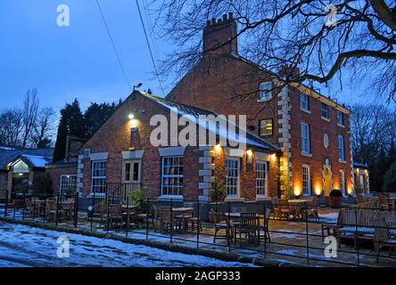 The Partridge at Stretton Dusk, Country Gastropub, Stretton, Warrington, Cheshire, ENGLAND, GROSSBRITANNIEN, WA4 4LX Stockfoto