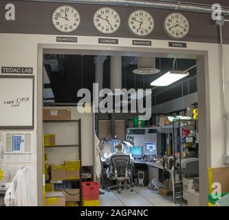 Explosive Vorrichtung Untersuchung und Analyse bei der FBI-Labor. Stockfoto