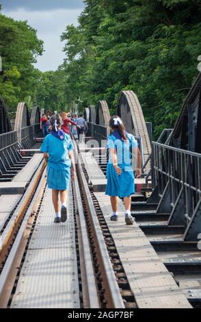 Bei Kanchanaburi - Thailand - August 2019 - die Brücke über den River Kwai Stockfoto