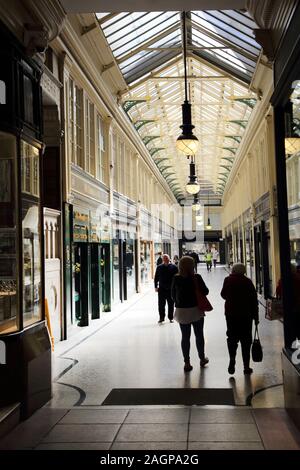 Glasgow Schottland viktorianischen Argyll Arcade mit Castiron Rahmen und gläserne Laufsteg von Buchanan Street Eingang Stockfoto